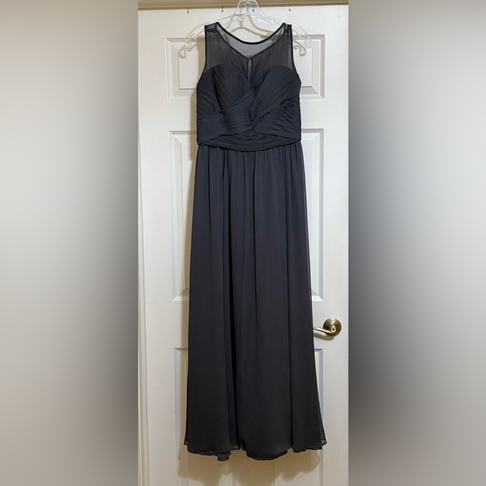 Elegant Charcoal Gray Crepe Sleeveless Formal Dress